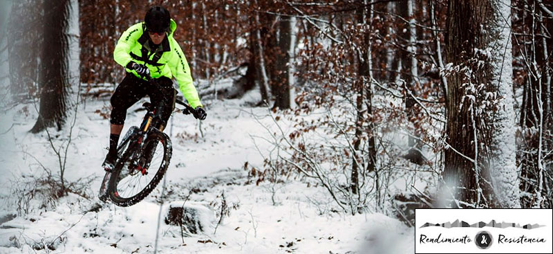 equipamiento ciclista recomendado para invierno
